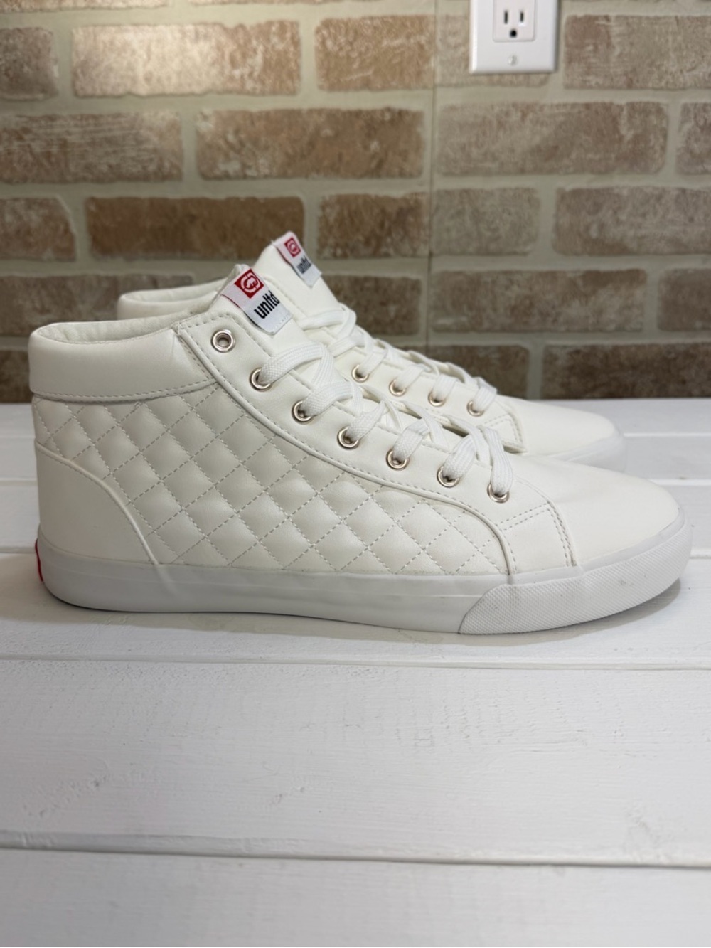Ecko Unltd White High Tops Men Size 9.5 Quilted Casual Street Style Sneakers